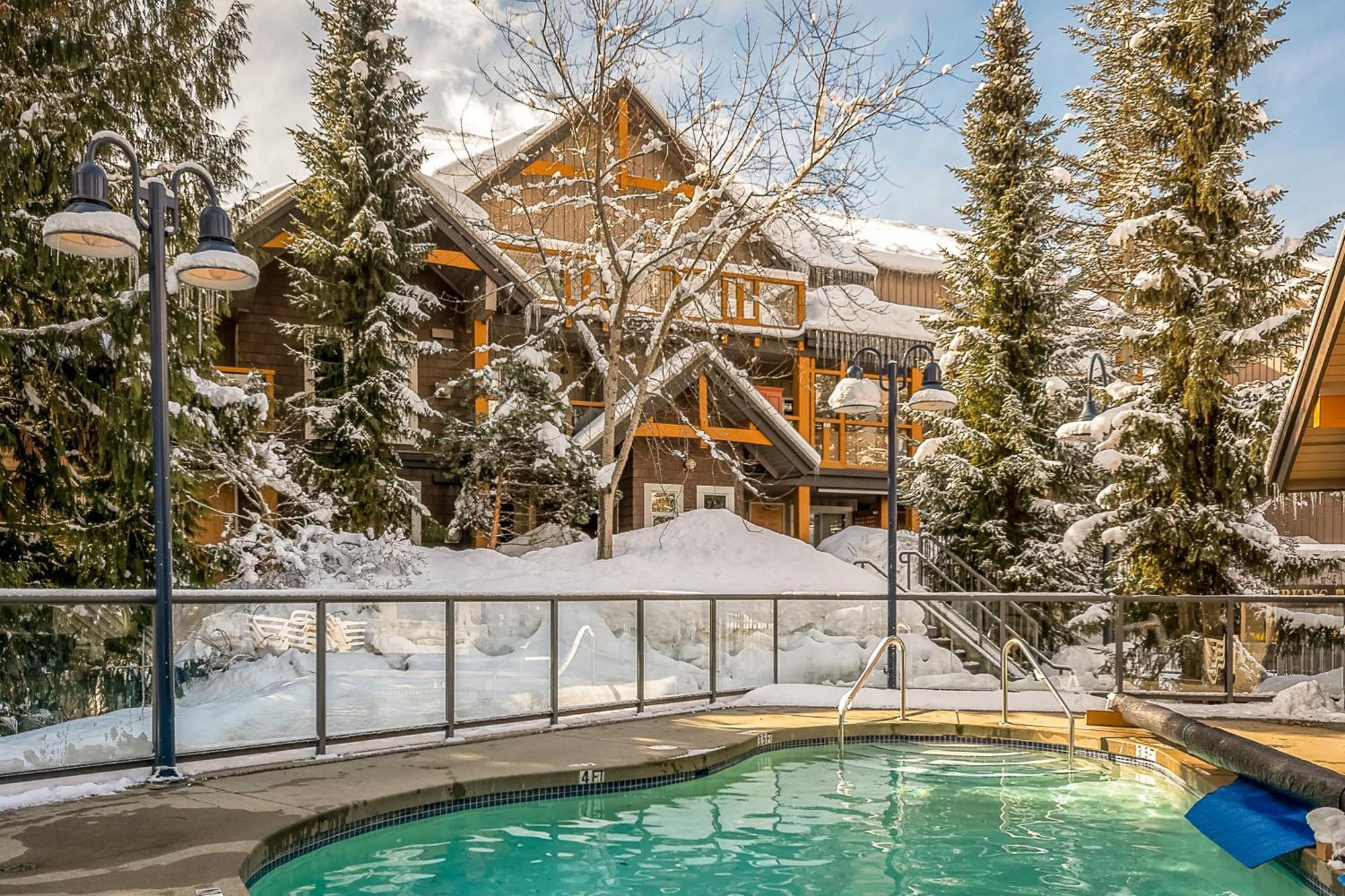 Glacier'S Reach 115B Whistler Exterior photo