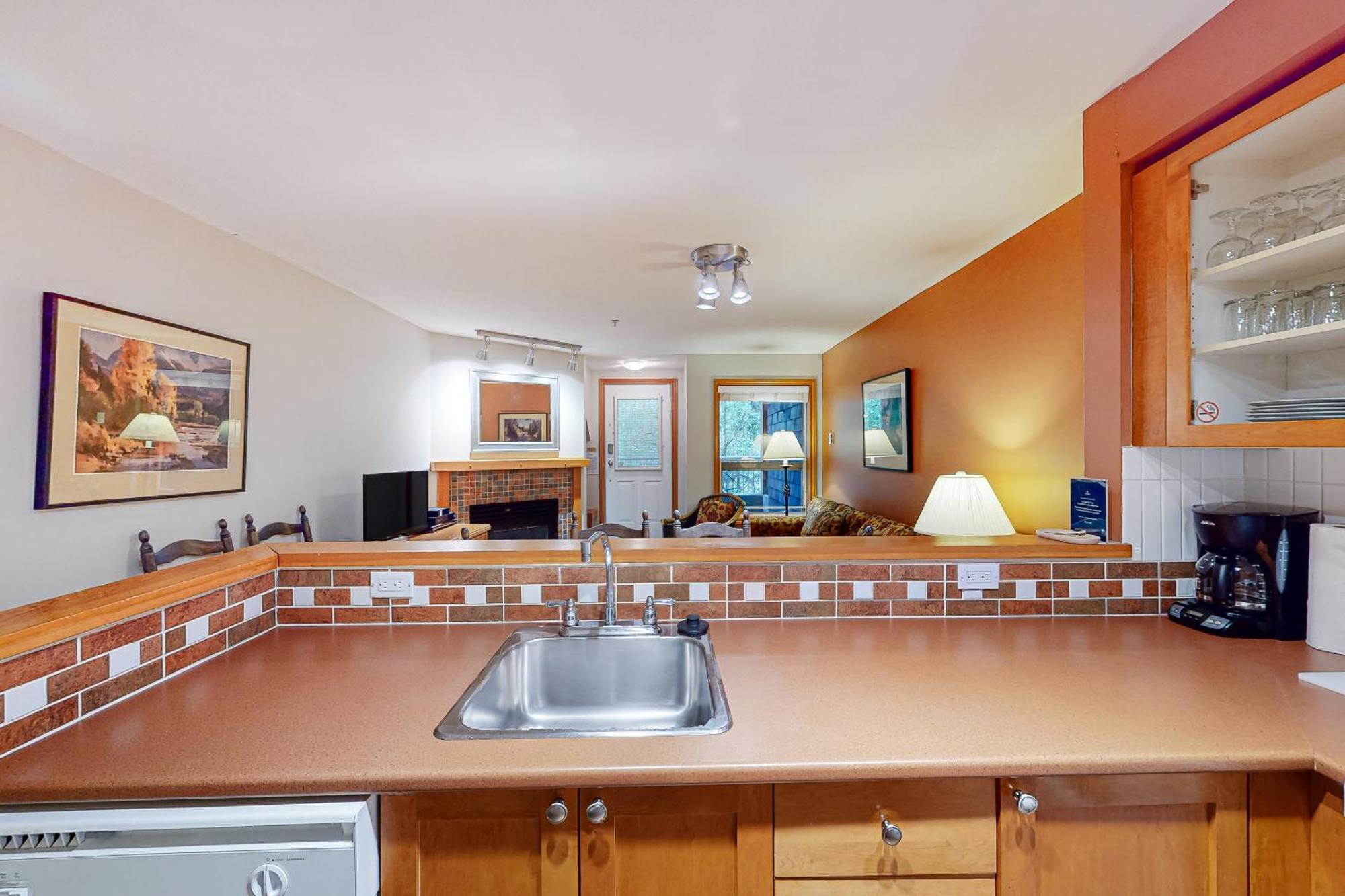 Glacier'S Reach 115B Whistler Exterior photo