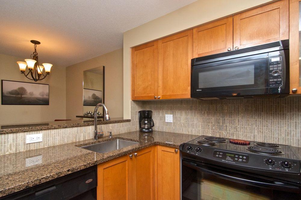 Glacier'S Reach 115B Whistler Exterior photo