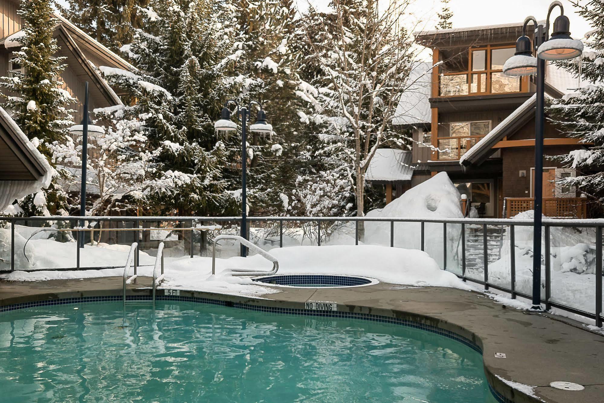Glacier'S Reach 115B Whistler Exterior photo